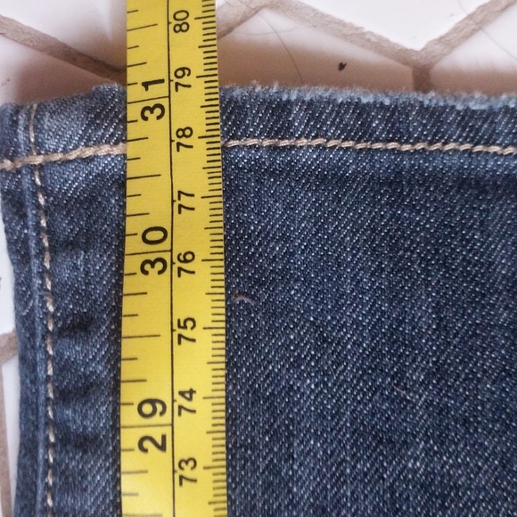 Kut From the Kloth Medium Wash Flare Jeans 6 - Picture 7 of 11
